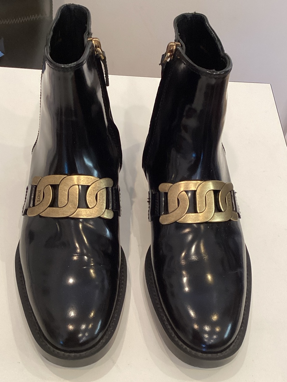 Black Men’s Chelsea Boots with Gold Chain Accent